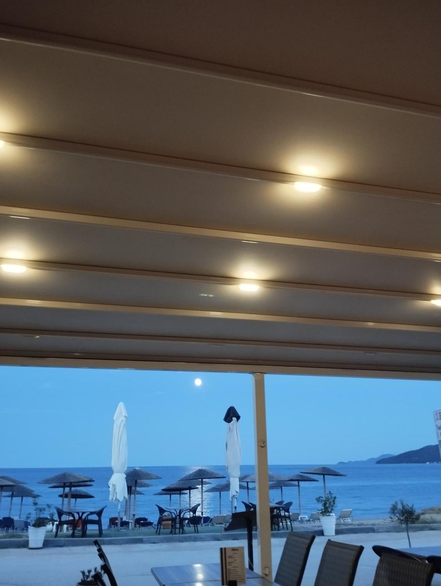 Bella Vista Apartments Неа-Врасна Экстерьер фото