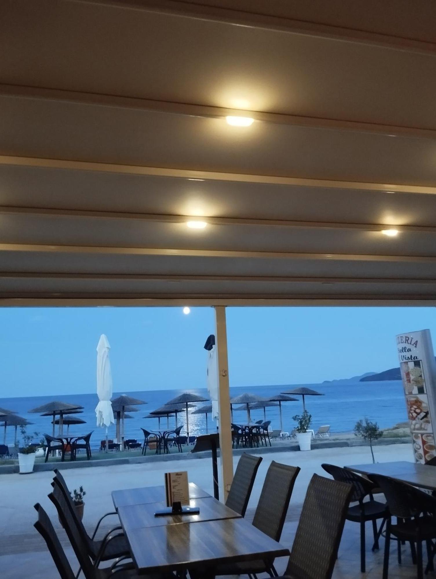 Bella Vista Apartments Неа-Врасна Экстерьер фото
